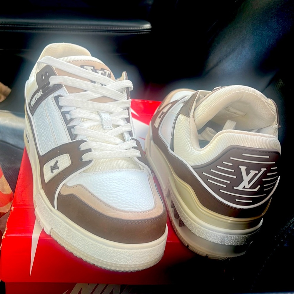 Louis Vuitton shoes / Brown/Beige /great condition